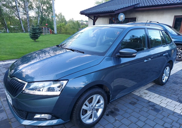 Skoda Fabia cena 24900 przebieg: 195000, rok produkcji 2020 z Rybnik małe 277